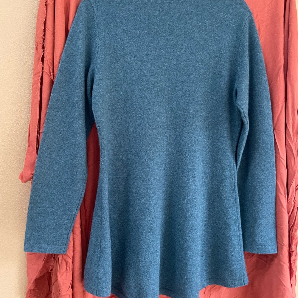 Cashmere - Picture 2 of 3